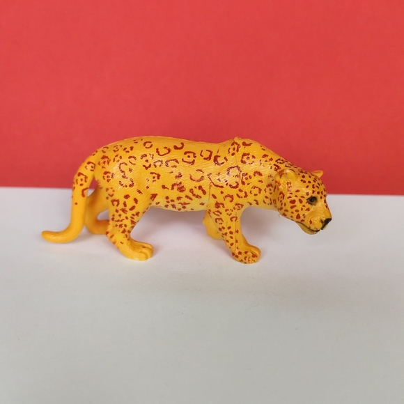 6/$20🔖JAGUAR Safari Ltd SOUTH AMERICAN WILDLIFE TOOB 100684 mini figure - Picture 1 of 5